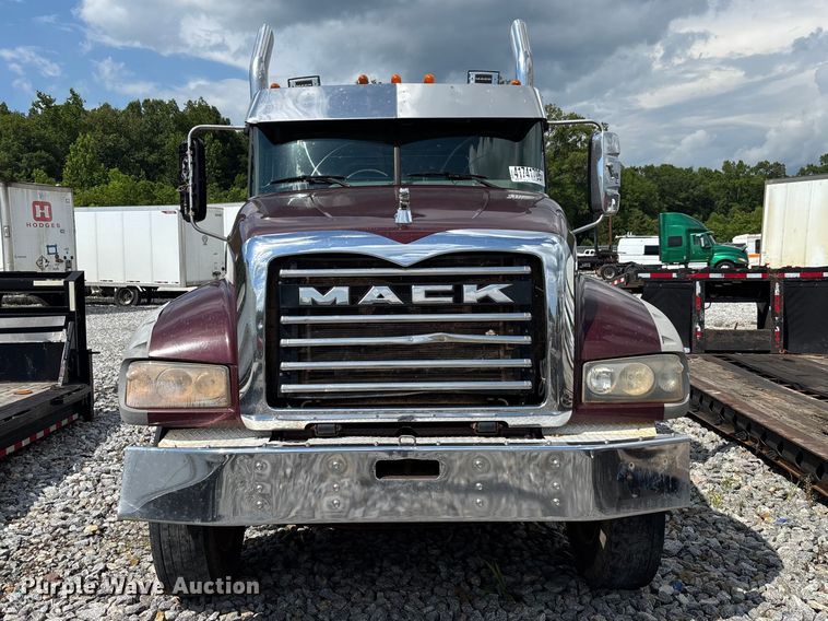 image for item YA2734 2020 Mack Granite truck cab and chassis