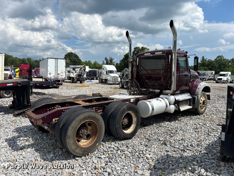 image for item YA2734 2020 Mack Granite truck cab and chassis