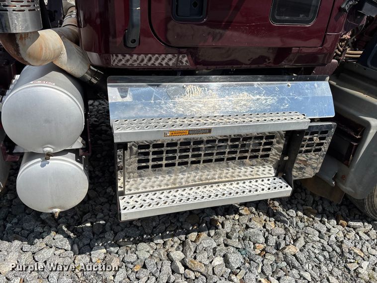 image for item YA2734 2020 Mack Granite truck cab and chassis