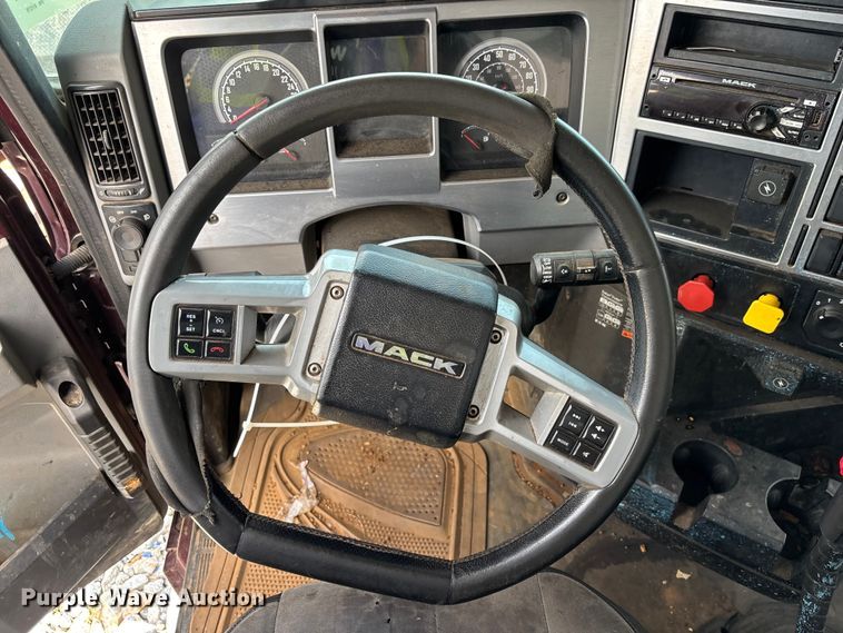 image for item YA2734 2020 Mack Granite truck cab and chassis