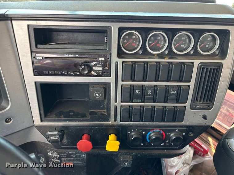 image for item YA2734 2020 Mack Granite truck cab and chassis