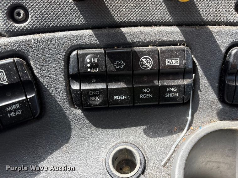 image for item YA2847 2018 Freightliner Cascadia semi truck
