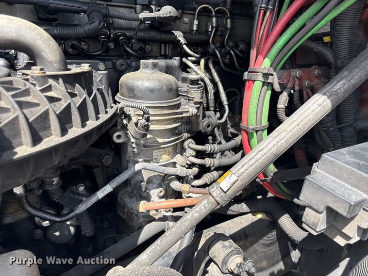 image for item YA2847 2018 Freightliner Cascadia semi truck