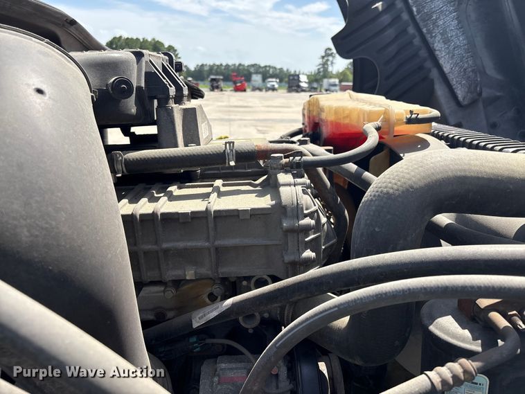 image for item YA2847 2018 Freightliner Cascadia semi truck