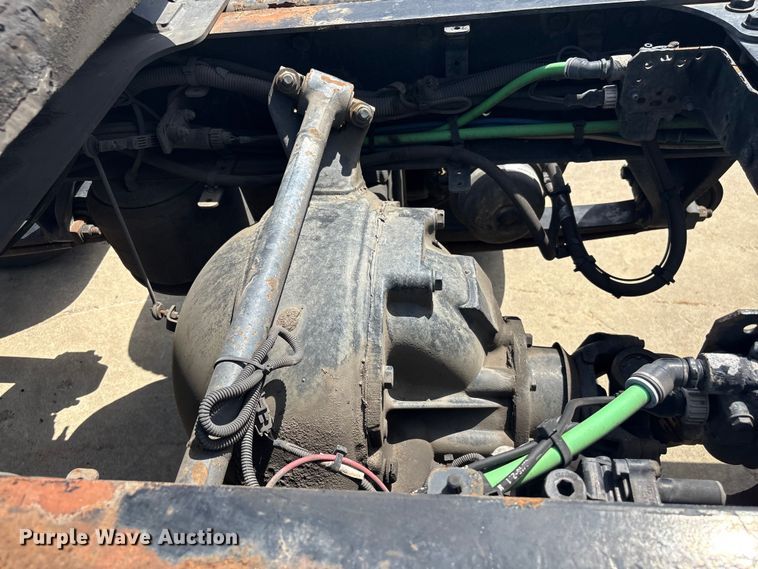 image for item YA2847 2018 Freightliner Cascadia semi truck