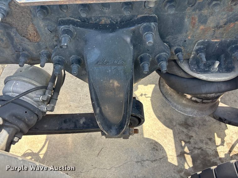 image for item YA2847 2018 Freightliner Cascadia semi truck