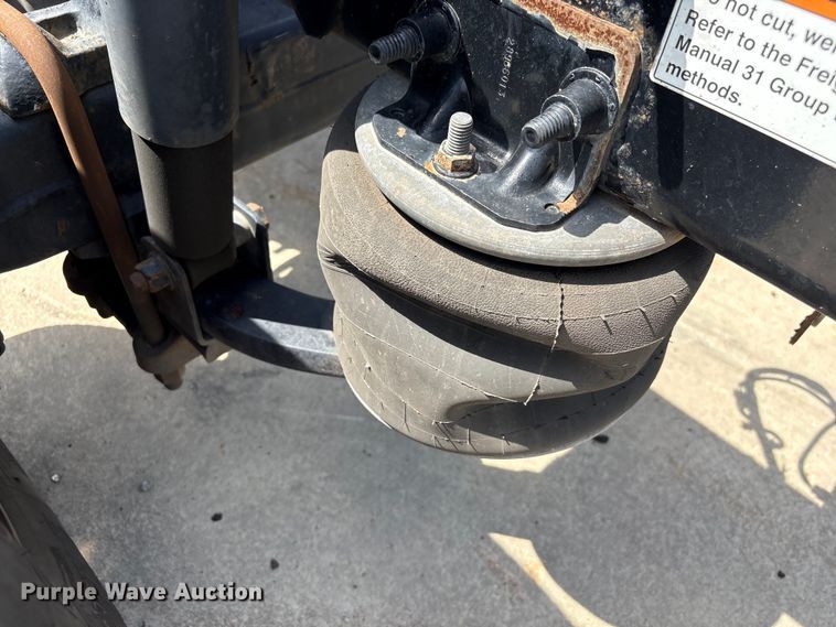 image for item YA2847 2018 Freightliner Cascadia semi truck