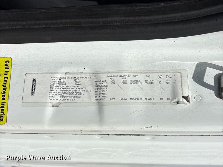 image for item YA2847 2018 Freightliner Cascadia semi truck