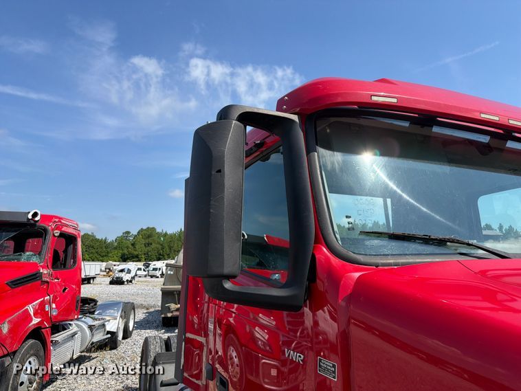 image for item YA2907 2020 Volvo VNR semi truck