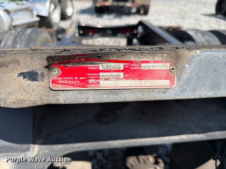 image for item YA2907 2020 Volvo VNR semi truck
