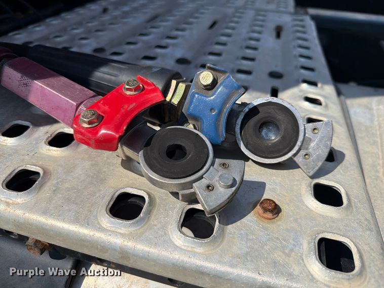 image for item YA2907 2020 Volvo VNR semi truck