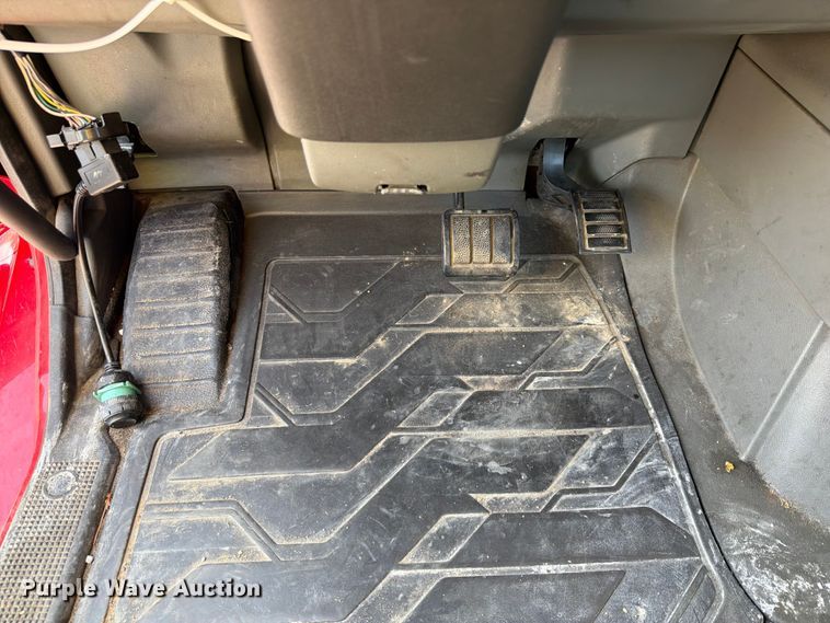 image for item YA2907 2020 Volvo VNR semi truck