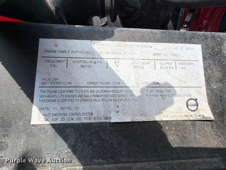 image for item YA2907 2020 Volvo VNR semi truck