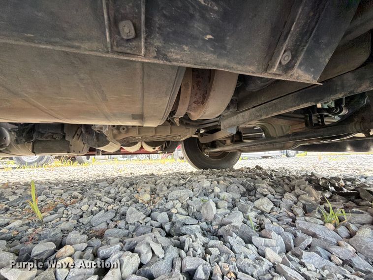 image for item YA2907 2020 Volvo VNR semi truck