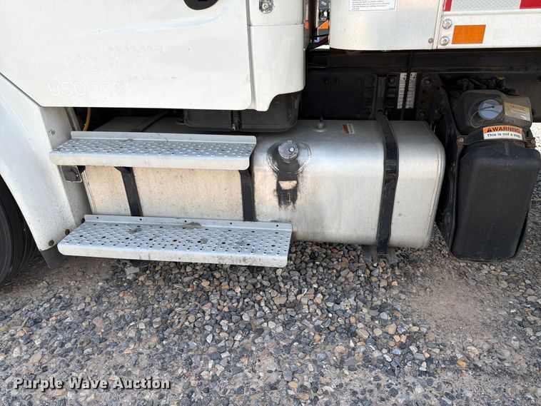 image for item YA3357 2023 Freightliner Business Class M2 box truck