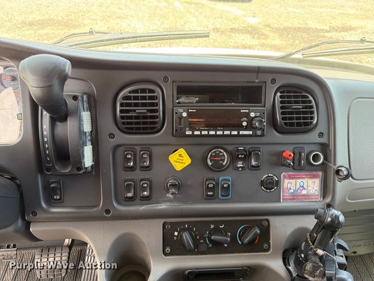 image for item YA3357 2023 Freightliner Business Class M2 box truck