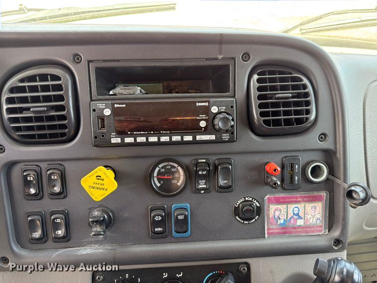 image for item YA3357 2023 Freightliner Business Class M2 box truck