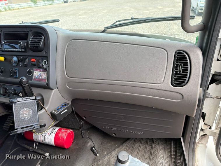 image for item YA3357 2023 Freightliner Business Class M2 box truck