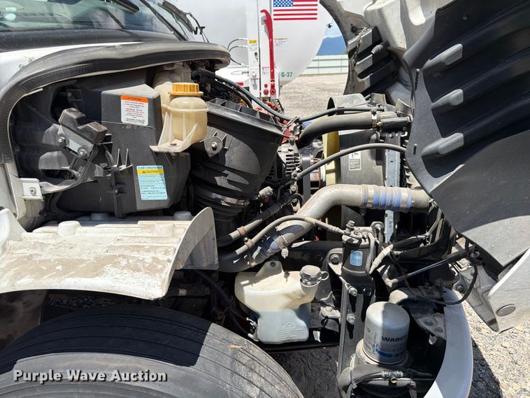 image for item YA3357 2023 Freightliner Business Class M2 box truck