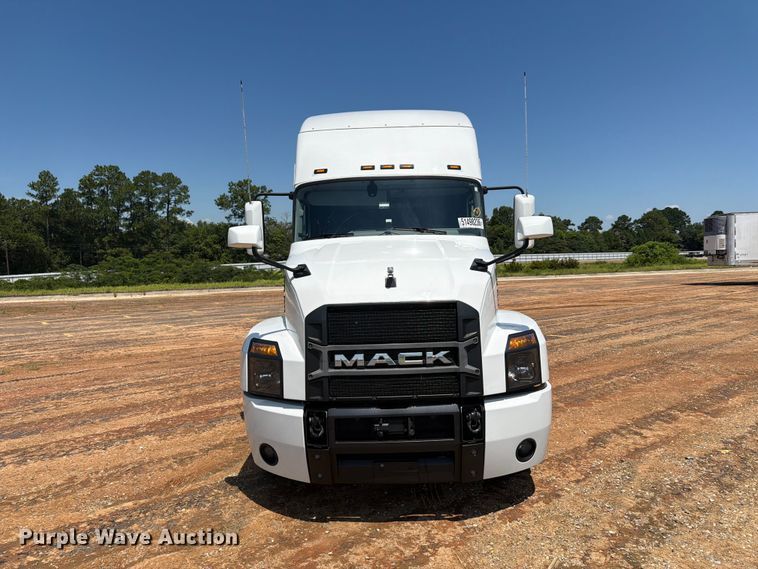 image for item YA3388 2023 Mack Anthem semi truck