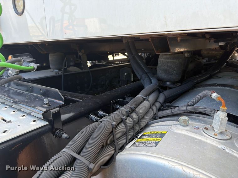 image for item YA3388 2023 Mack Anthem semi truck
