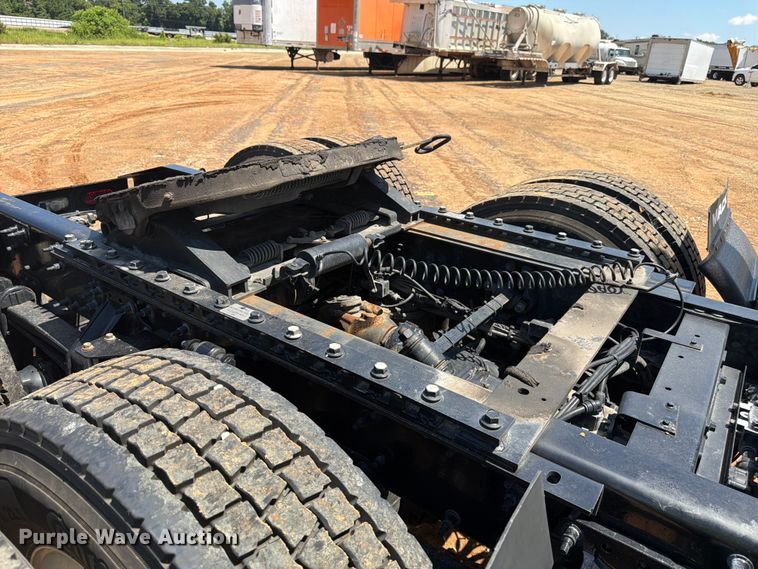 image for item YA3388 2023 Mack Anthem semi truck