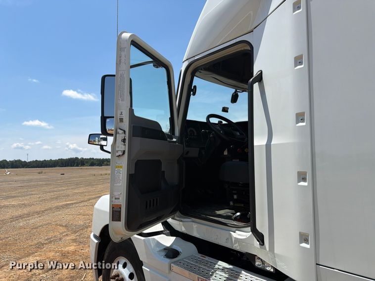 image for item YA3388 2023 Mack Anthem semi truck