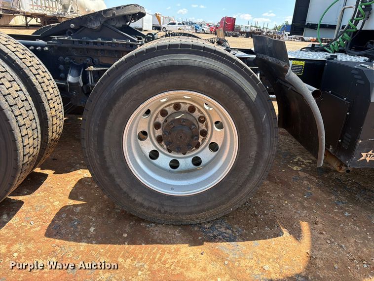 image for item YA3388 2023 Mack Anthem semi truck