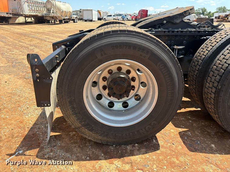 image for item YA3388 2023 Mack Anthem semi truck