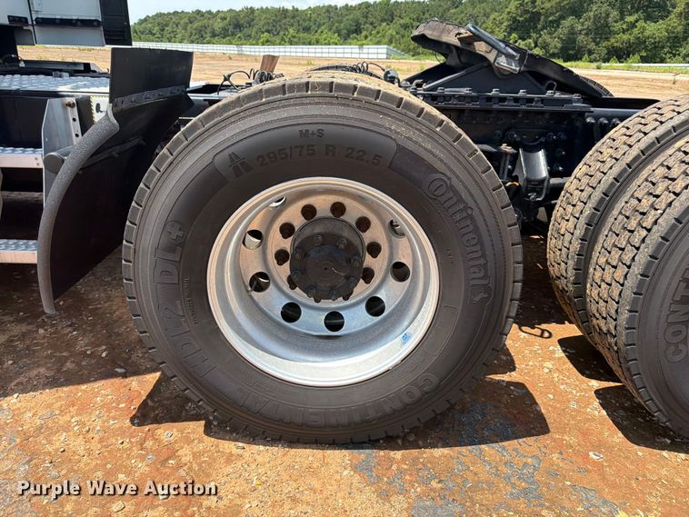 image for item YA3388 2023 Mack Anthem semi truck