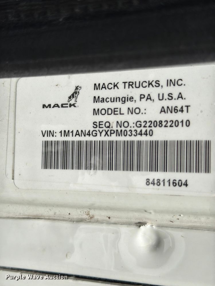 image for item YA3388 2023 Mack Anthem semi truck