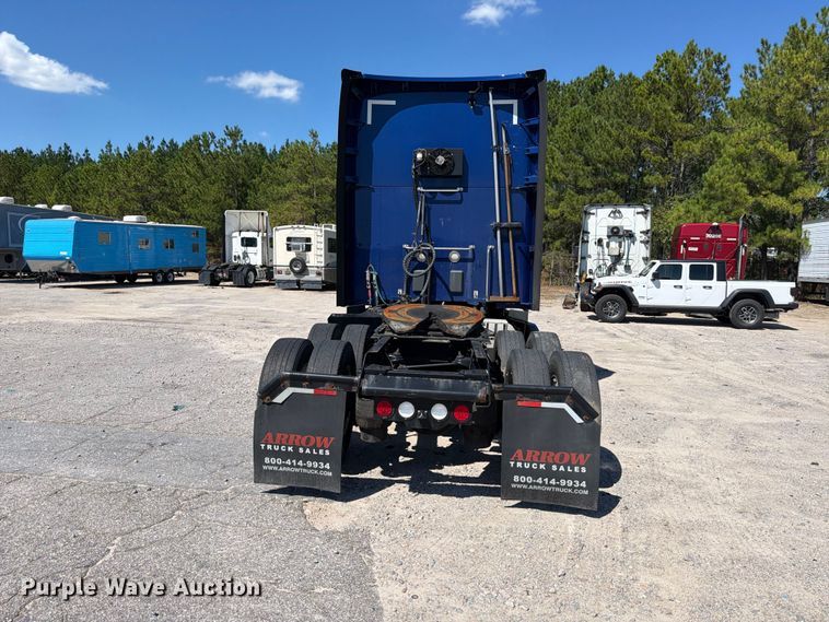 image for item YA3554 2020 Kenworth T680 semi truck