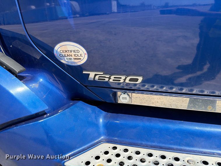 image for item YA3554 2020 Kenworth T680 semi truck