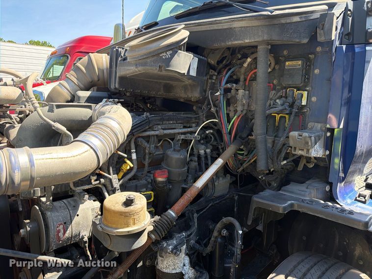 image for item YA3554 2020 Kenworth T680 semi truck
