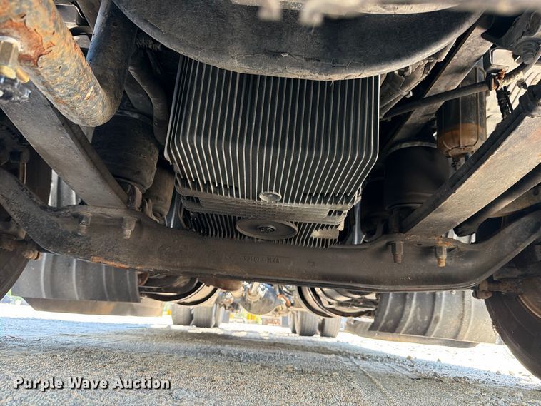 image for item YA3554 2020 Kenworth T680 semi truck