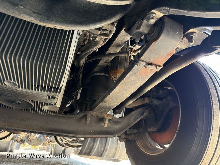 image for item YA3554 2020 Kenworth T680 semi truck