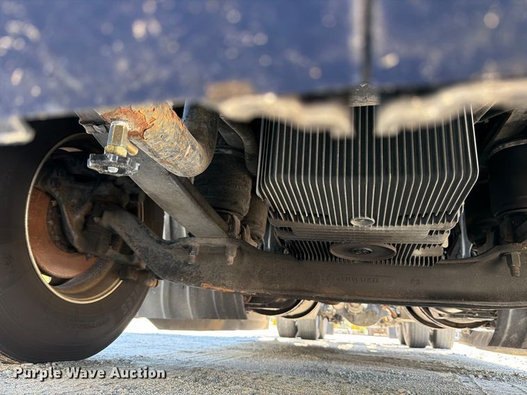 image for item YA3554 2020 Kenworth T680 semi truck