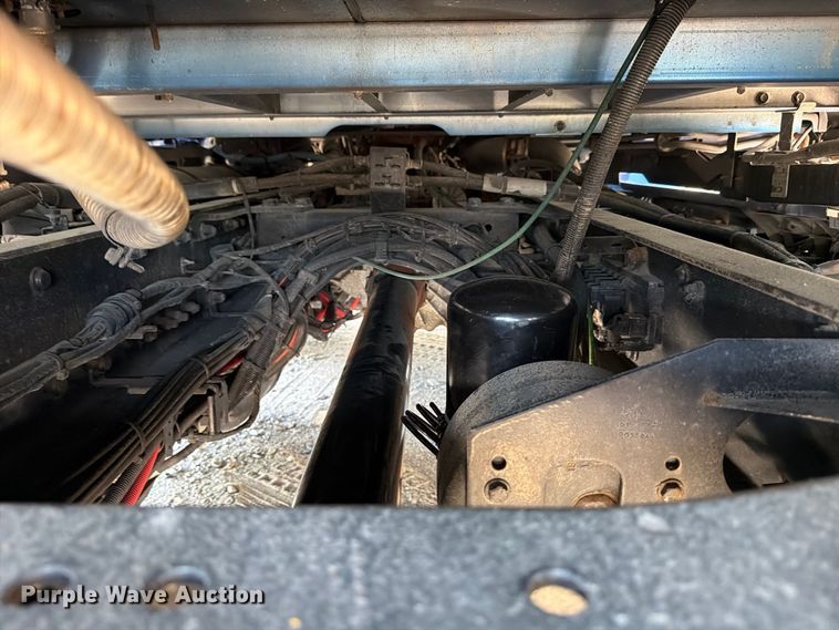 image for item YA3554 2020 Kenworth T680 semi truck