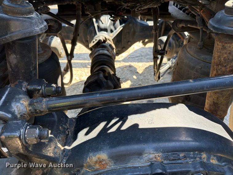 image for item YA3554 2020 Kenworth T680 semi truck