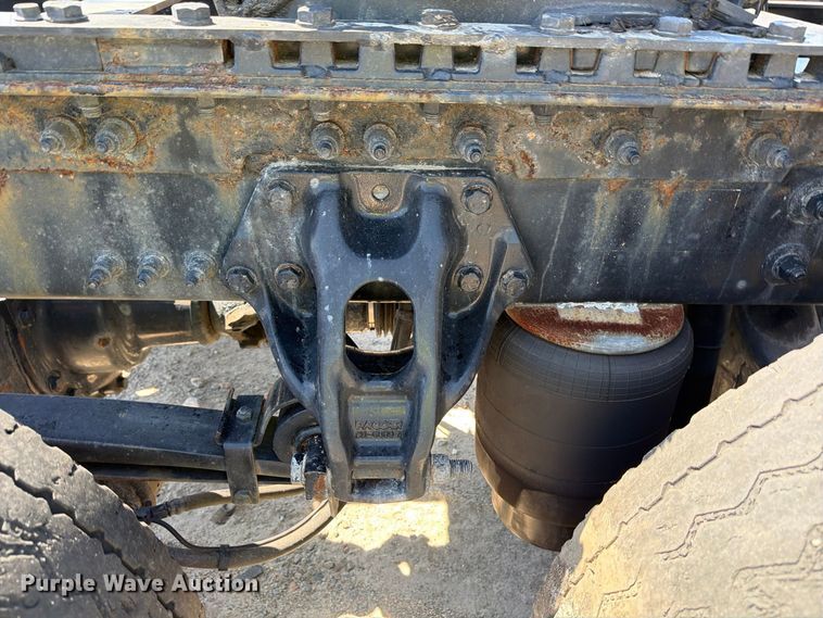 image for item YA3554 2020 Kenworth T680 semi truck