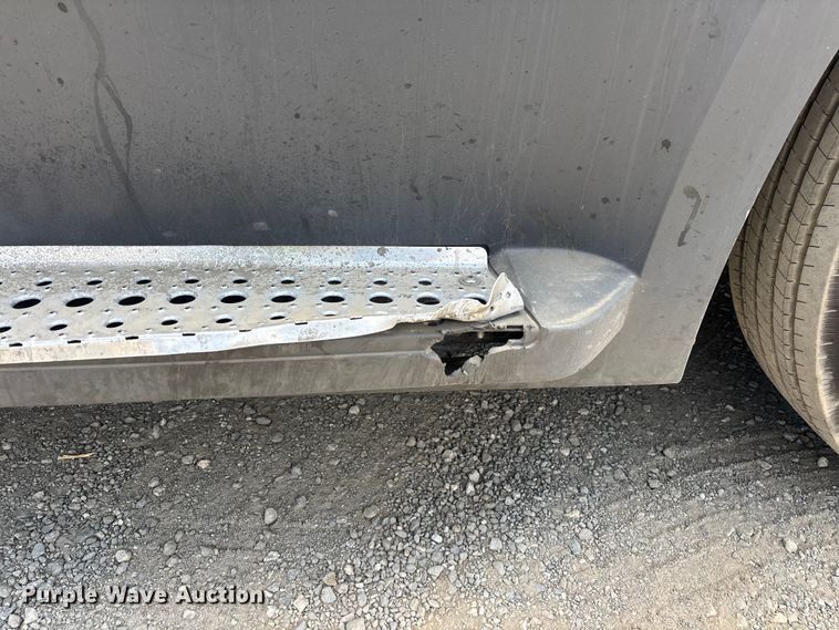 image for item YA3702 2020 Freightliner Cascadia semi truck