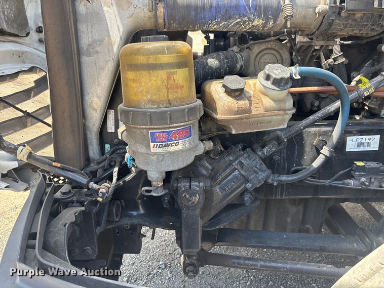 image for item YA3702 2020 Freightliner Cascadia semi truck