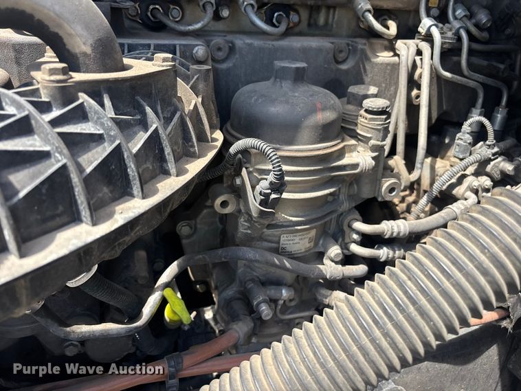 image for item YA3702 2020 Freightliner Cascadia semi truck