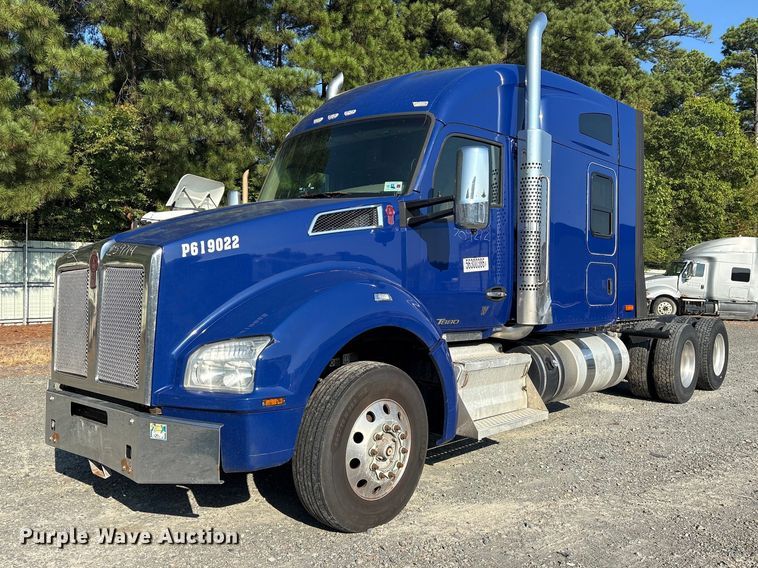 image for item YA3774 2019 Kenworth T880 semi truck