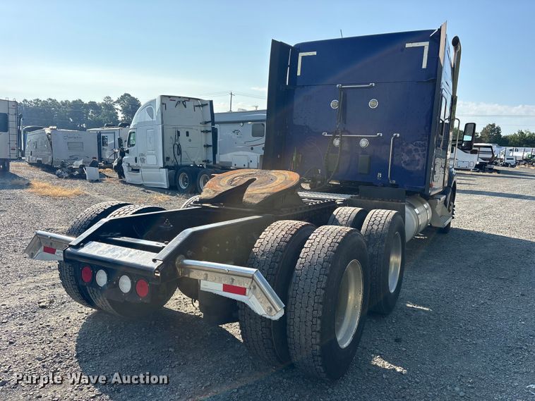 image for item YA3774 2019 Kenworth T880 semi truck