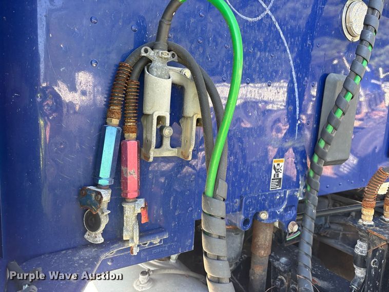 image for item YA3774 2019 Kenworth T880 semi truck
