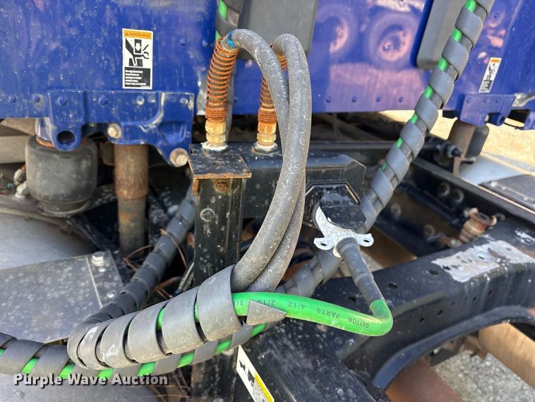image for item YA3774 2019 Kenworth T880 semi truck