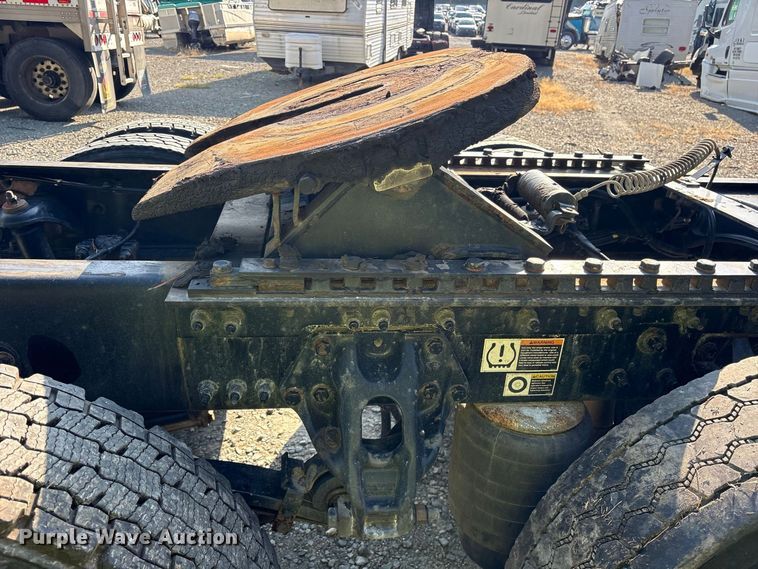 image for item YA3774 2019 Kenworth T880 semi truck