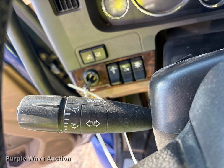 image for item YA3774 2019 Kenworth T880 semi truck