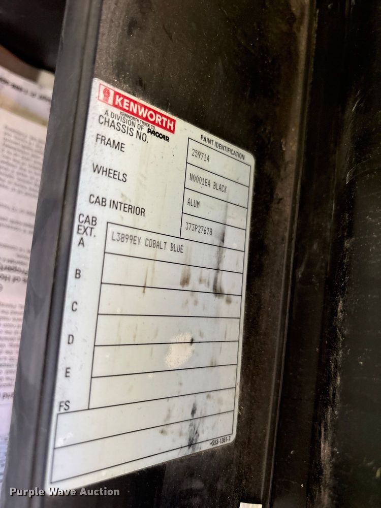 image for item YA3774 2019 Kenworth T880 semi truck